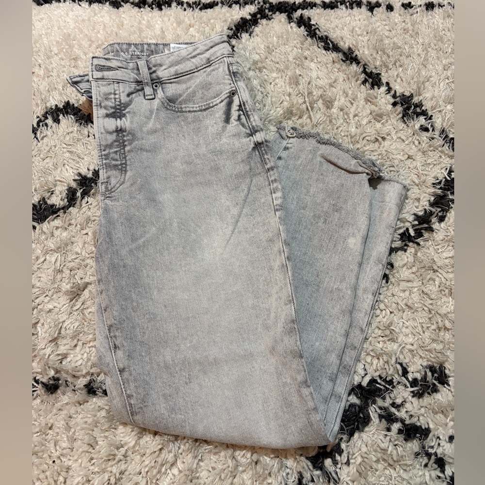 Old Navy Light Gray Women's Straight Leg Jeans